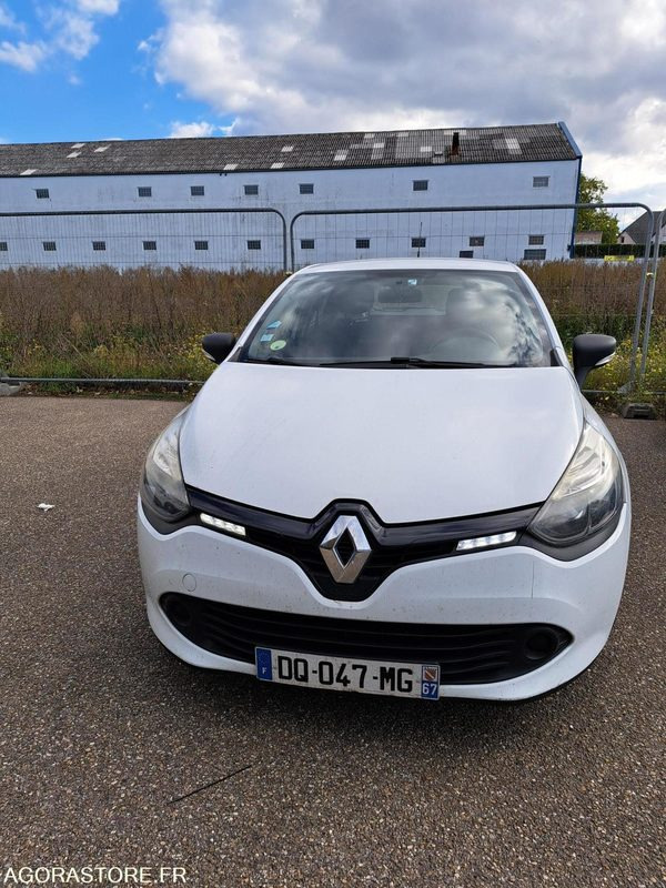 RENAULT CLIO 4 - 2015 / 193268 KM (DQ-047-MG) - Легковий автомобіль: фото 1 RENAULT CLIO 4 - 2015 / 193268 KM (DQ-047-MG) - Легковий автомобіль: фото 1
