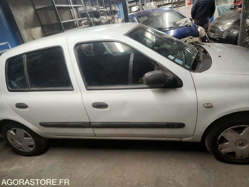 RENAULT CLIO - Легковий автомобіль: фото 3 RENAULT CLIO - Легковий автомобіль: фото 3