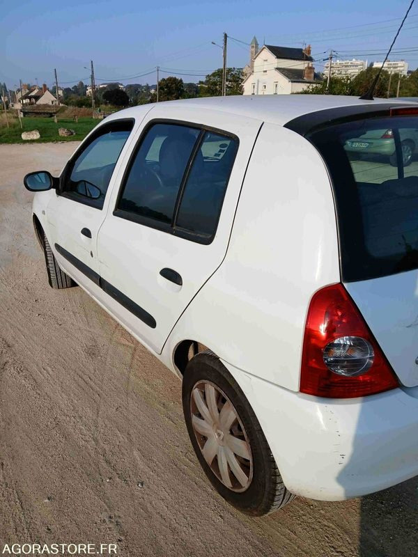 RENAULT CLIO II 1.5 DCI DE 2008 - Легковий автомобіль: фото 4 RENAULT CLIO II 1.5 DCI DE 2008 - Легковий автомобіль: фото 4
