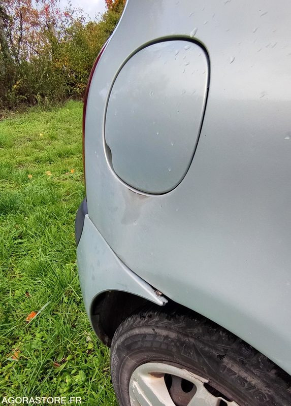 RENAULT CLIO II - Легковий автомобіль: фото 3 RENAULT CLIO II - Легковий автомобіль: фото 3