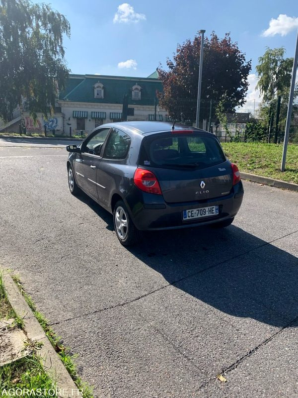 RENAULT CLIO III 16V 2006 238000 KM - Легковий автомобіль: фото 5 RENAULT CLIO III 16V 2006 238000 KM - Легковий автомобіль: фото 5