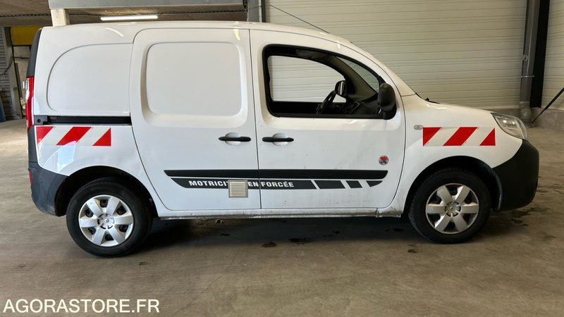 RENAULT KANGOO II MOTRICITE RENFORCEE 1ERE MAIN 2018 97800KMS CT OK - Легковий фургон: фото 4 RENAULT KANGOO II MOTRICITE RENFORCEE 1ERE MAIN 2018 97800KMS CT OK - Легковий фургон: фото 4