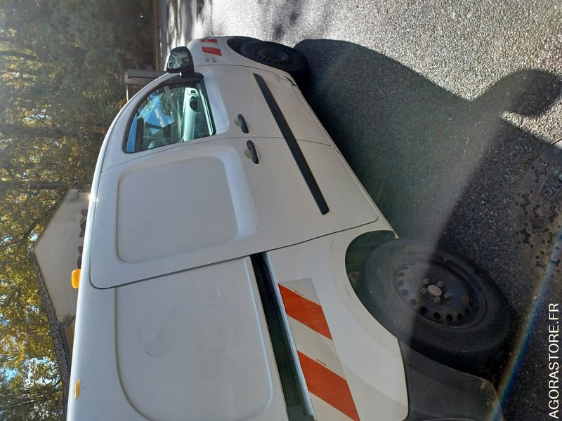 RENAULT KANGOO / REF SCP : 957 - Суцільнометалевий фургон: фото 3 RENAULT KANGOO / REF SCP : 957 - Суцільнометалевий фургон: фото 3