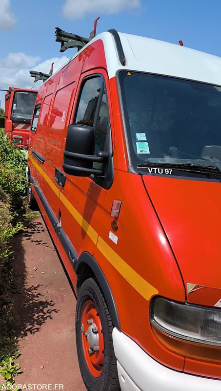 RENAULT MASTER II 2,5D - 2000 - 48197kms - Суцільнометалевий фургон: фото 2 RENAULT MASTER II 2,5D - 2000 - 48197kms - Суцільнометалевий фургон: фото 2