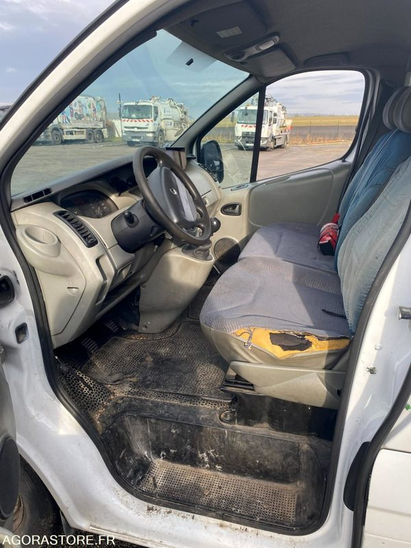 RENAULT TRAFIC - 283 019 KM - 2006 -EK-514-WT - Суцільнометалевий фургон: фото 2 RENAULT TRAFIC - 283 019 KM - 2006 -EK-514-WT - Суцільнометалевий фургон: фото 2