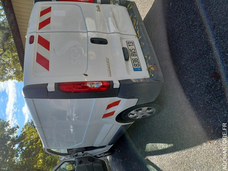 RENAULT TRAFIC / REF SCP : 818 - Суцільнометалевий фургон: фото 2 RENAULT TRAFIC / REF SCP : 818 - Суцільнометалевий фургон: фото 2