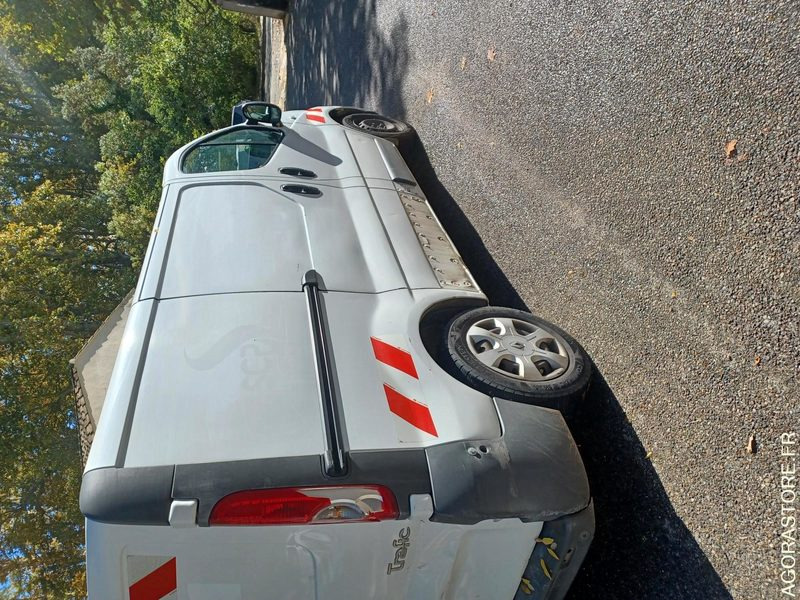 RENAULT TRAFIC / REF SCP : 818 - Суцільнометалевий фургон: фото 1 RENAULT TRAFIC / REF SCP : 818 - Суцільнометалевий фургон: фото 1