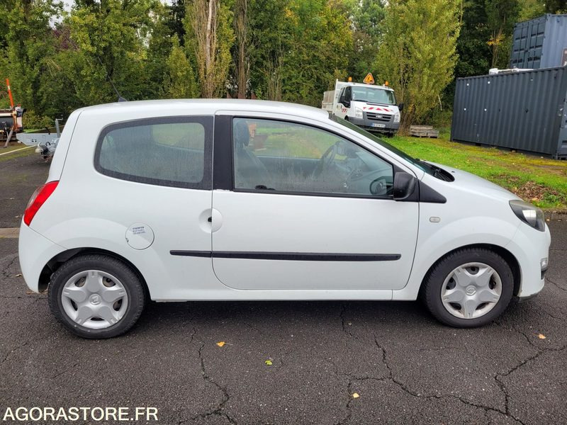 RENAULT TWINGO - DB-290-VQ - VIN VF1CNJ10550142907 - Легковий автомобіль: фото 4 RENAULT TWINGO - DB-290-VQ - VIN VF1CNJ10550142907 - Легковий автомобіль: фото 4