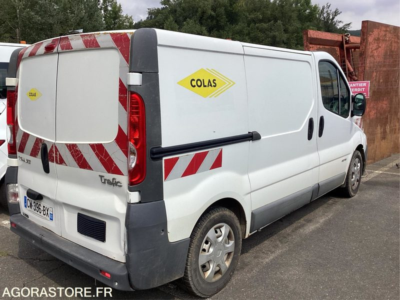 RENAULT Trafic VU 4p Fourgon FG GD CON - 2013 - 272011 KM - P1510094 - Суцільнометалевий фургон: фото 4 RENAULT Trafic VU 4p Fourgon FG GD CON - 2013 - 272011 KM - P1510094 - Суцільнометалевий фургон: фото 4
