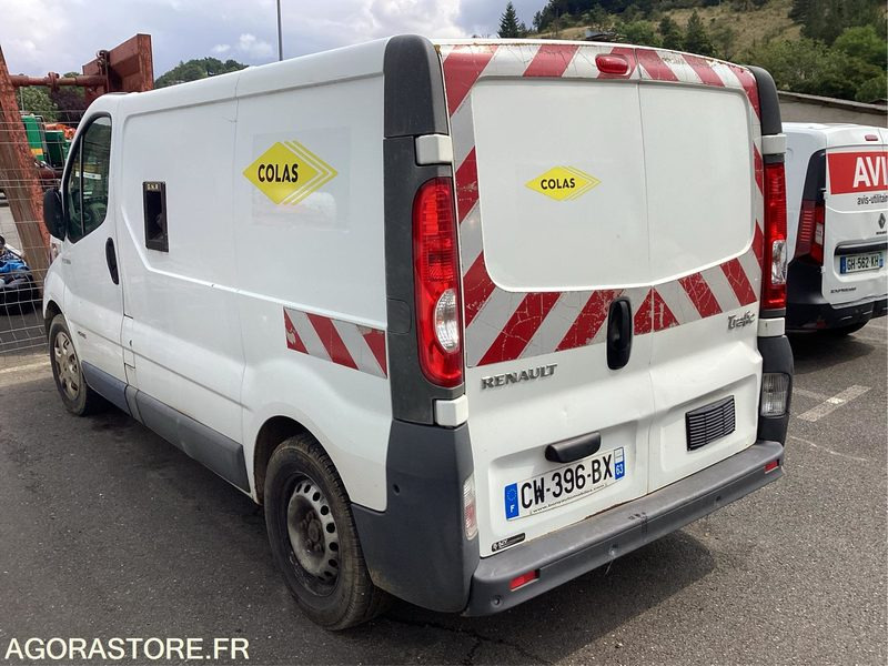 RENAULT Trafic VU 4p Fourgon FG GD CON - 2013 - 272011 KM - P1510094 - Суцільнометалевий фургон: фото 3 RENAULT Trafic VU 4p Fourgon FG GD CON - 2013 - 272011 KM - P1510094 - Суцільнометалевий фургон: фото 3