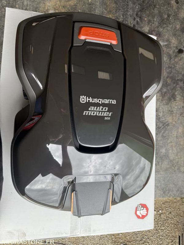 ROBOT de tonte NEUF 305 Husqvarna Unitaire - Газонокосарка: фото 1 ROBOT de tonte NEUF 305 Husqvarna Unitaire - Газонокосарка: фото 1