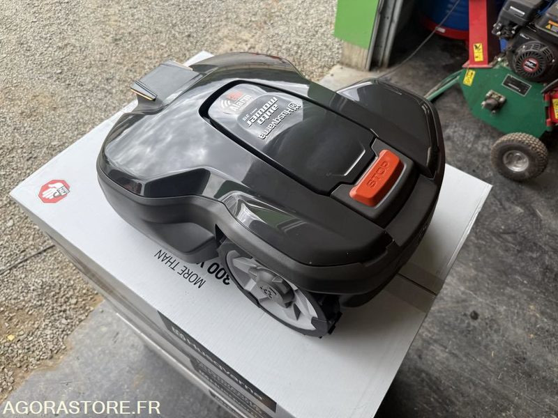 ROBOT de tonte NEUF 305 Husqvarna Unitaire - Газонокосарка: фото 3 ROBOT de tonte NEUF 305 Husqvarna Unitaire - Газонокосарка: фото 3