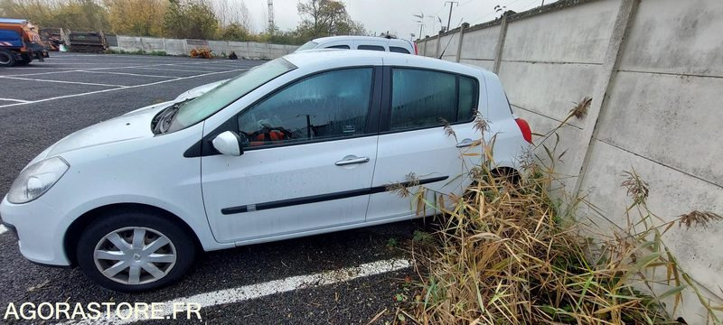 Renault Clio - 2008 - Легковий автомобіль: фото 2 Renault Clio - 2008 - Легковий автомобіль: фото 2