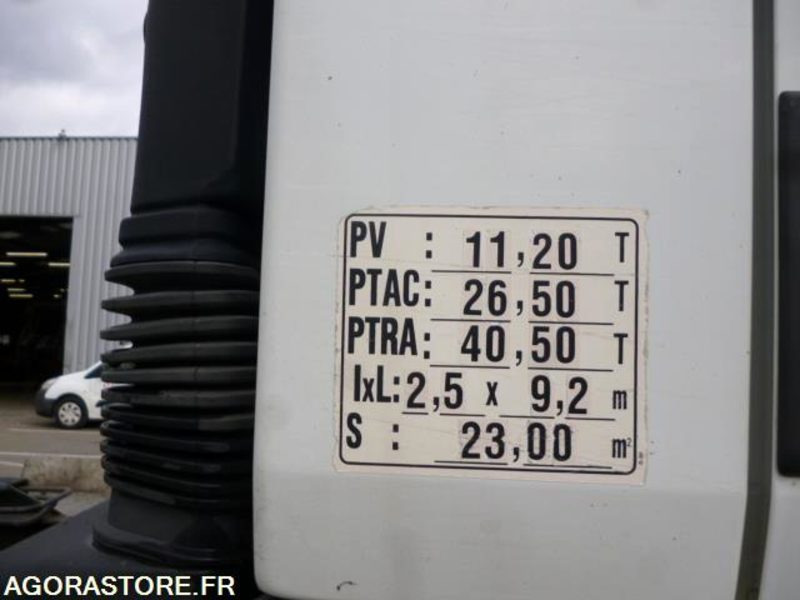 Renault Kerax 6x4 370DCI bras de dépose Marrel 16000kgs 521550 kms 2003 в лізинг Renault Kerax 6x4 370DCI bras de dépose Marrel 16000kgs 521550 kms 2003: фото 6 Renault Kerax 6x4 370DCI bras de dépose Marrel 16000kgs 521550 kms 2003 в лізинг Renault Kerax 6x4 370DCI bras de dépose Marrel 16000kgs 521550 kms 2003: фото 6