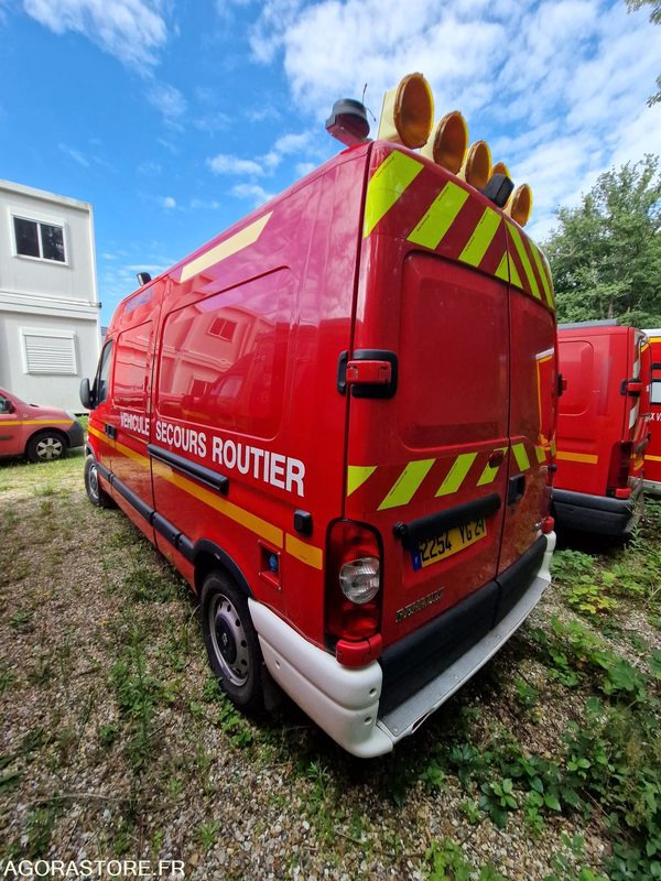 Renault Master - 2005 - 22473 - 2254YG27 - Суцільнометалевий фургон: фото 4 Renault Master - 2005 - 22473 - 2254YG27 - Суцільнометалевий фургон: фото 4