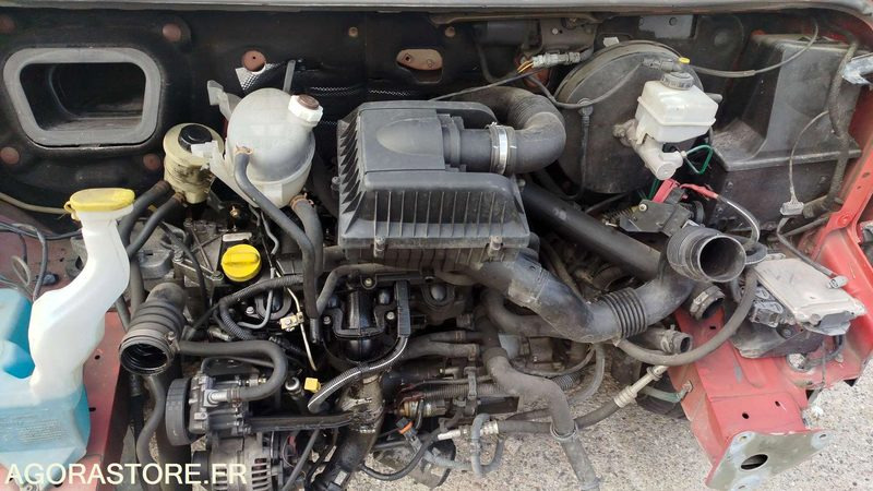 Renault Master - 2005 - Суцільнометалевий фургон: фото 5 Renault Master - 2005 - Суцільнометалевий фургон: фото 5