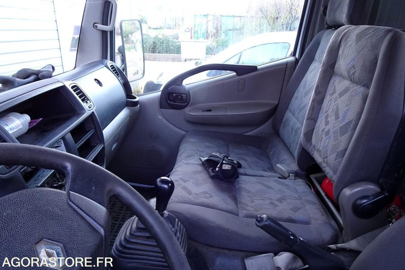 Малотоннажний самоскид Renault Maxity 130 DXI: фото 21 Малотоннажний самоскид Renault Maxity 130 DXI: фото 21