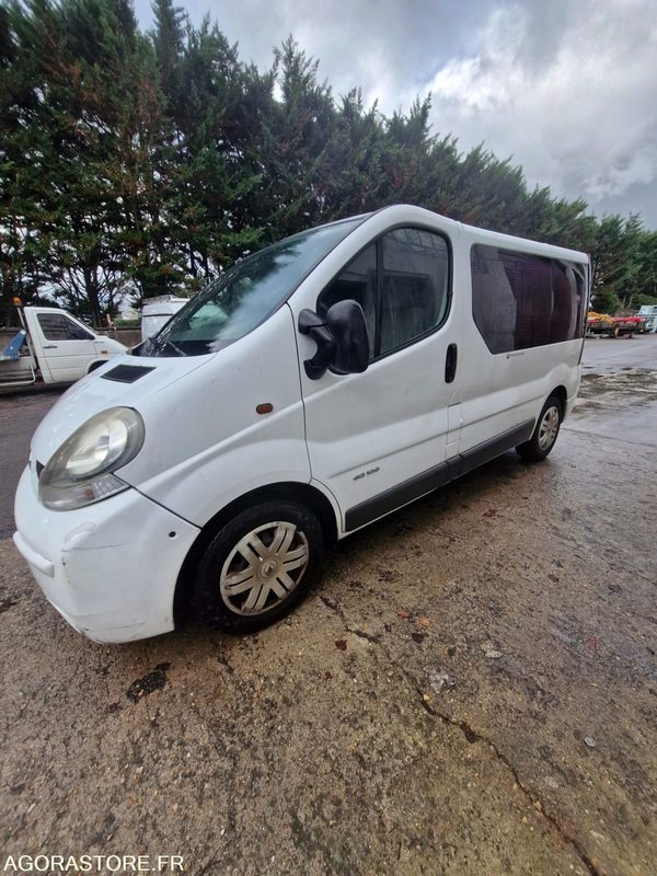 Renault trafic passenger 1.9 dci 100 cv 244744 kms CLIM ,CHAUDIERE - Мікроавтобус, Пасажирський фургон: фото 1 Renault trafic passenger 1.9 dci 100 cv 244744 kms CLIM ,CHAUDIERE - Мікроавтобус, Пасажирський фургон: фото 1