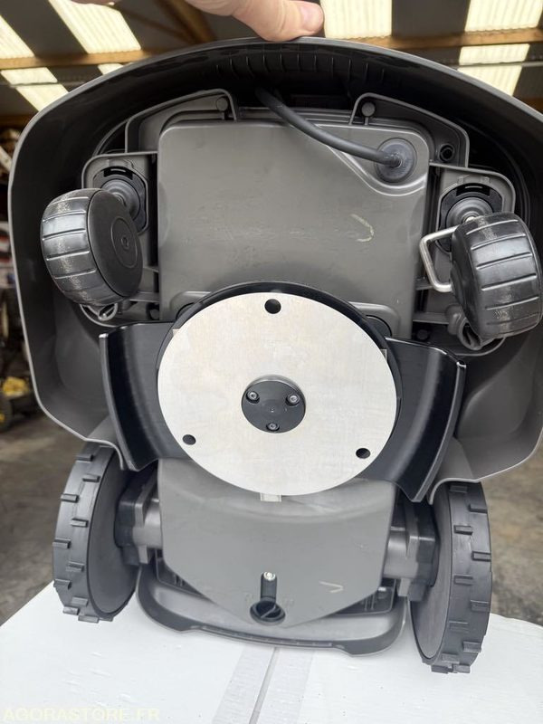 Robot NEUF en Carton origine HUSQVARNA 315 MARK II UNITAIRE - Газонокосарка: фото 2 Robot NEUF en Carton origine HUSQVARNA 315 MARK II UNITAIRE - Газонокосарка: фото 2