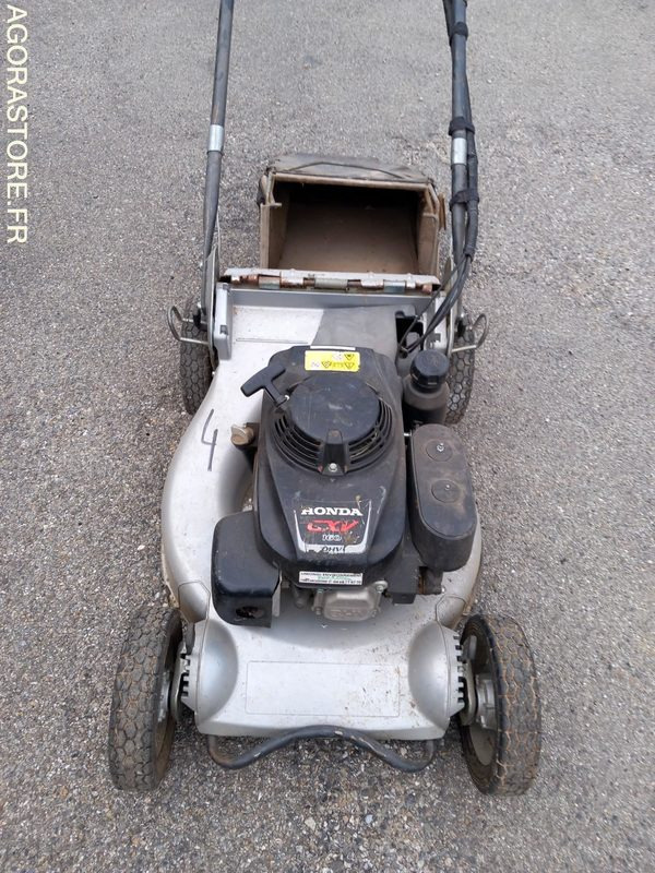 TONDEUSE THERMIQUE TRACTEE ISEKI - Газонокосарка: фото 1 TONDEUSE THERMIQUE TRACTEE ISEKI - Газонокосарка: фото 1