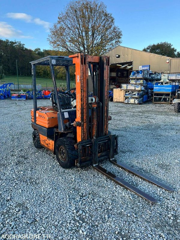 TOYOTA chariot levée libre TOYOTA 025FD18 Diesel - Дизельний навантажувач: фото 2 TOYOTA chariot levée libre TOYOTA 025FD18 Diesel - Дизельний навантажувач: фото 2