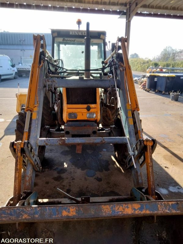 TRACTEUR CHARGEUR RENAULT 754 - 70 CV - Трактор: фото 2 TRACTEUR CHARGEUR RENAULT 754 - 70 CV - Трактор: фото 2