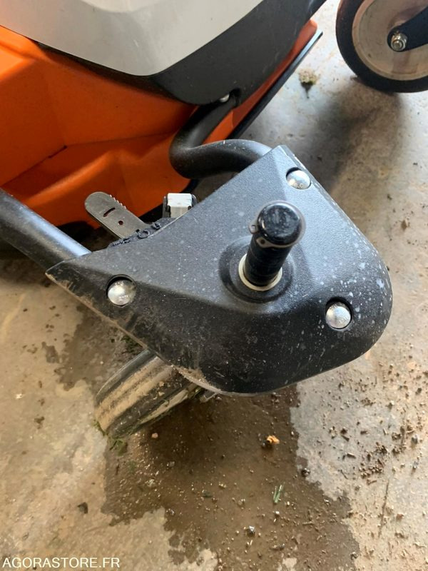 Tondeuse STIHL - Газонокосарка: фото 4 Tondeuse STIHL - Газонокосарка: фото 4