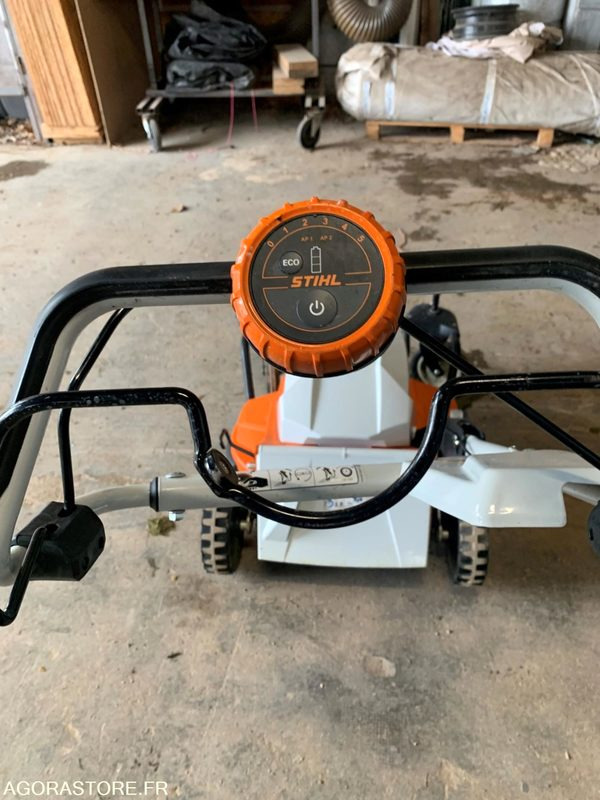Tondeuse STIHL - Газонокосарка: фото 2 Tondeuse STIHL - Газонокосарка: фото 2