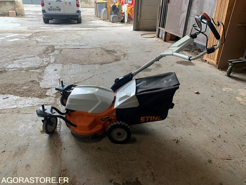 Tondeuse STIHL - Газонокосарка: фото 1 Tondeuse STIHL - Газонокосарка: фото 1