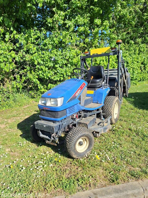Tracteur tondeuse ISEKI - Техніка для саду та городу: фото 1 Tracteur tondeuse ISEKI - Техніка для саду та городу: фото 1