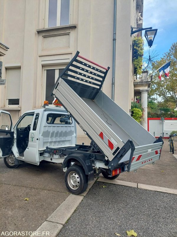 Малотоннажний самоскид Tri-benne Giotti Victoria Gladiator Essence: фото 13 Малотоннажний самоскид Tri-benne Giotti Victoria Gladiator Essence: фото 13