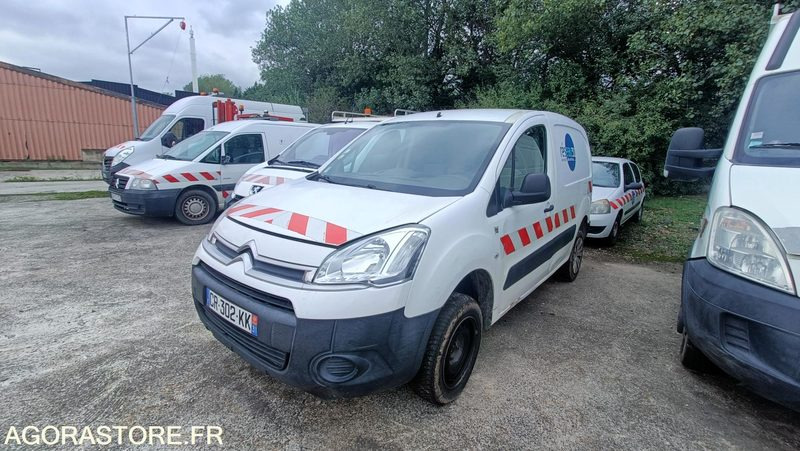 VU FOURGONNETTE CITROEN BERLINGO DANGEL 4X4 (BV changée avec embrayage) - Легковий фургон: фото 1 VU FOURGONNETTE CITROEN BERLINGO DANGEL 4X4 (BV changée avec embrayage) - Легковий фургон: фото 1