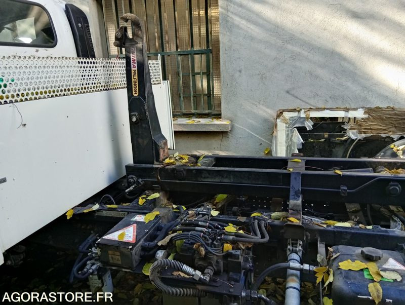 ISUZU - 2012 - 76617kms - Вантажівка: фото 4 ISUZU - 2012 - 76617kms - Вантажівка: фото 4