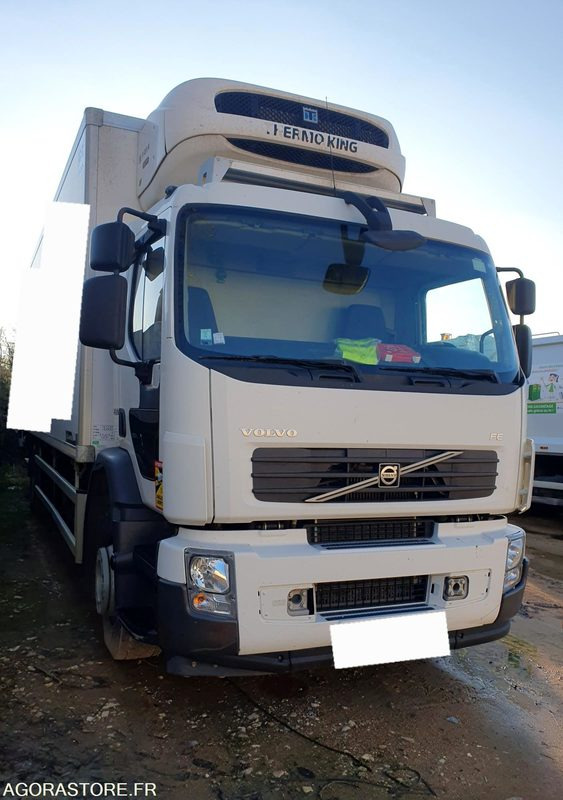 Porteur Volvo frigo - Вантажівка: фото 2 Porteur Volvo frigo - Вантажівка: фото 2