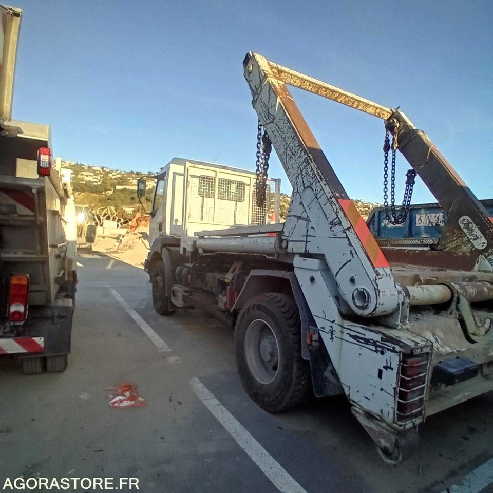 Renault Kerax multi benne à chaine - Вантажівка: фото 1 Renault Kerax multi benne à chaine - Вантажівка: фото 1