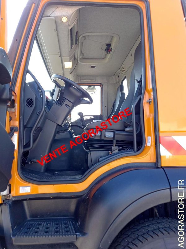 Вантажівка Vends IVECO 4X2: фото 9