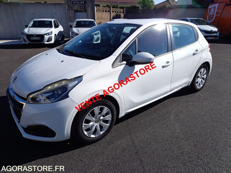 Vends Peugeot 208 essence - Легковий автомобіль: фото 1 Vends Peugeot 208 essence - Легковий автомобіль: фото 1
