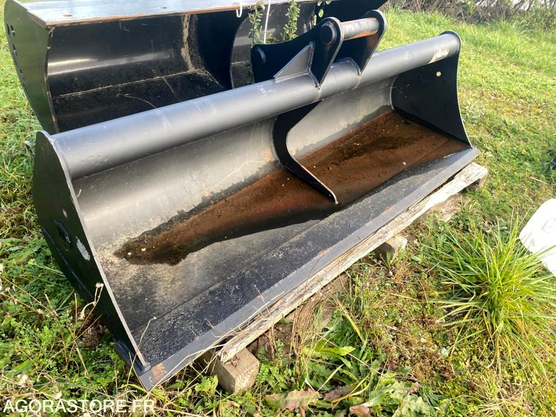 Godet curage 1800 mm NEUF - Запчастини в категорії Будівельна техніка: фото 1 Godet curage 1800 mm NEUF - Запчастини в категорії Будівельна техніка: фото 1
