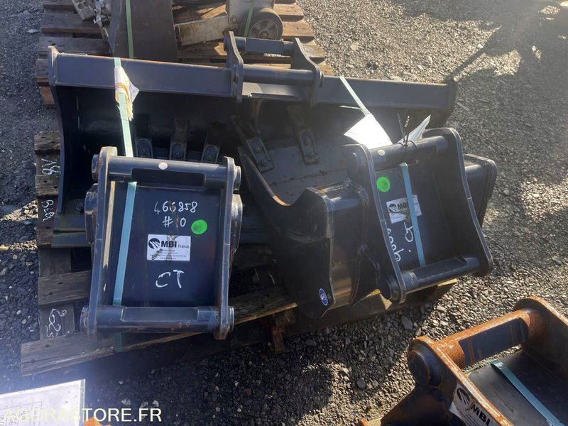 Lot de 3 godets NEUF CR40 300 450 et 1200mm - Запчастини в категорії Будівельна техніка: фото 4 Lot de 3 godets NEUF CR40 300 450 et 1200mm - Запчастини в категорії Будівельна техніка: фото 4