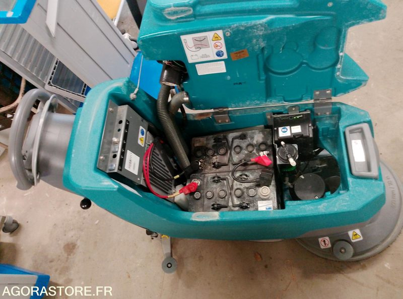 Підлогомийна машина auto laveuse TENNANT T300: фото 7