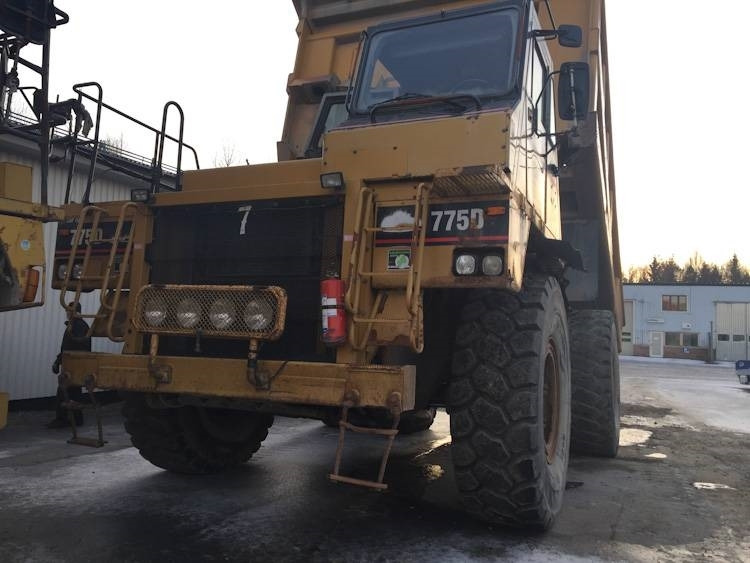 CAT 775 D - Кар'єрний самоскид: фото 3 CAT 775 D - Кар'єрний самоскид: фото 3