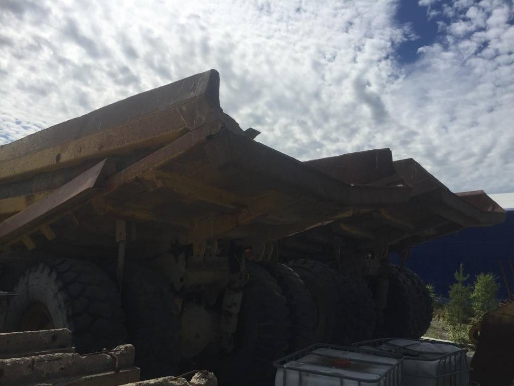 Komatsu HD 465-5 - Кар'єрний самоскид: фото 5 Komatsu HD 465-5 - Кар'єрний самоскид: фото 5