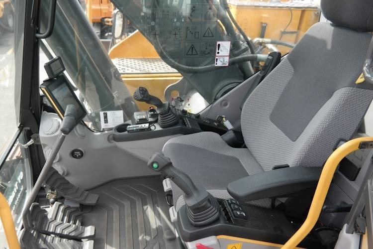 Volvo EC220 E *Uthyres* - Гусеничний екскаватор: фото 3 Volvo EC220 E *Uthyres* - Гусеничний екскаватор: фото 3