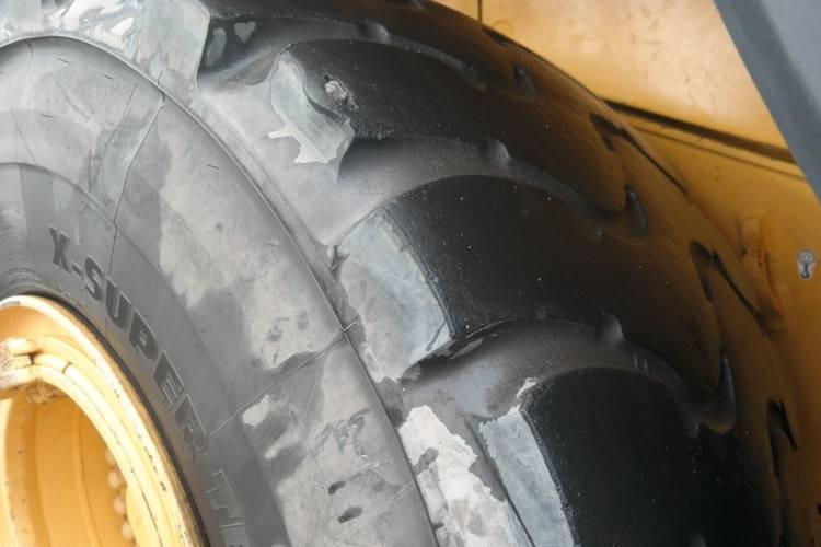 Volvo L220G - Колісний навантажувач: фото 5 Volvo L220G - Колісний навантажувач: фото 5