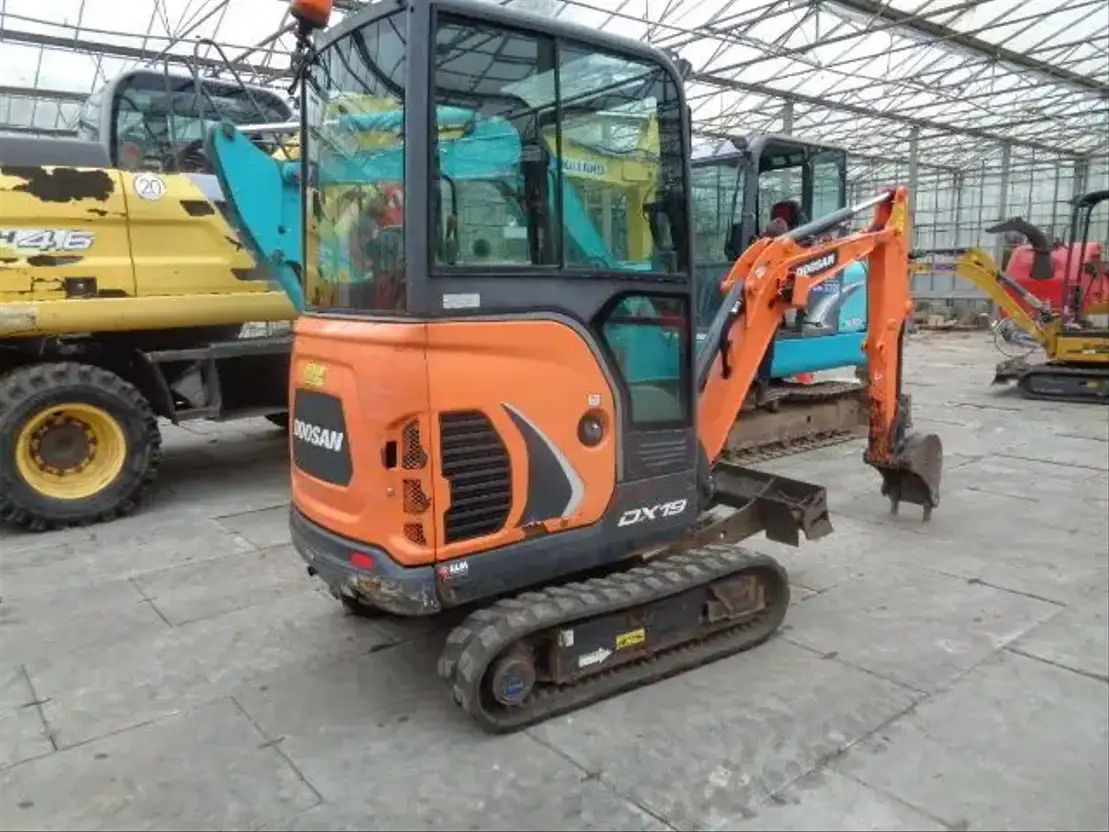 Doosan DX19 - Міні-екскаватор: фото 2 Doosan DX19 - Міні-екскаватор: фото 2