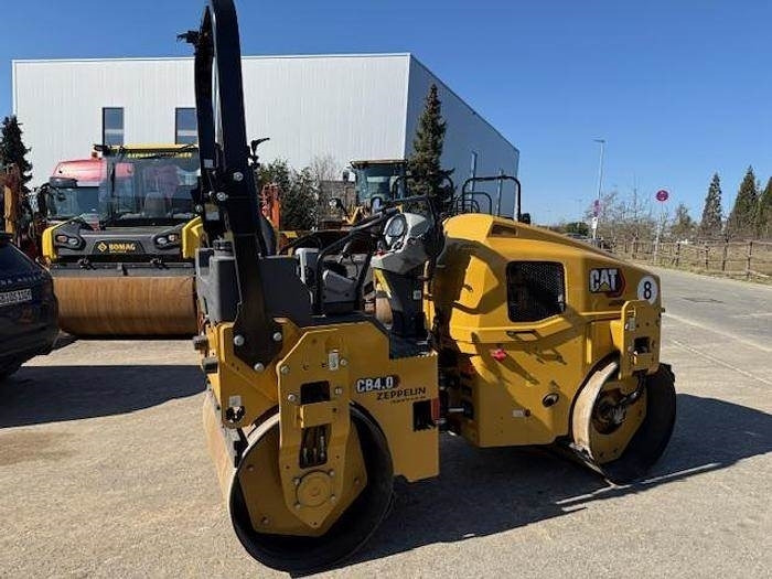 CAT CB4.0 - Дорожній каток: фото 3 CAT CB4.0 - Дорожній каток: фото 3