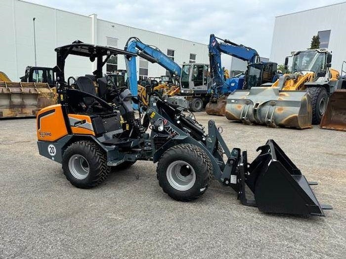 GiANT G2700 X-TRA HD Y - Колісний навантажувач: фото 1 GiANT G2700 X-TRA HD Y - Колісний навантажувач: фото 1