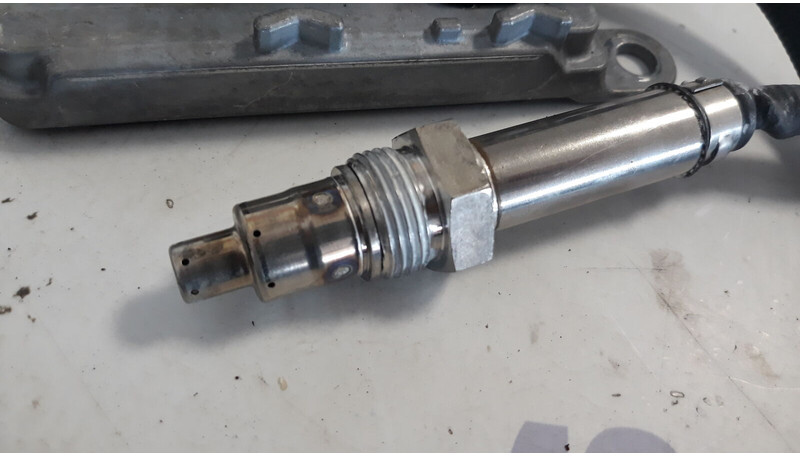 DAF NOX sensor - Давач в категорії Вантажівки: фото 3 DAF NOX sensor - Давач в категорії Вантажівки: фото 3