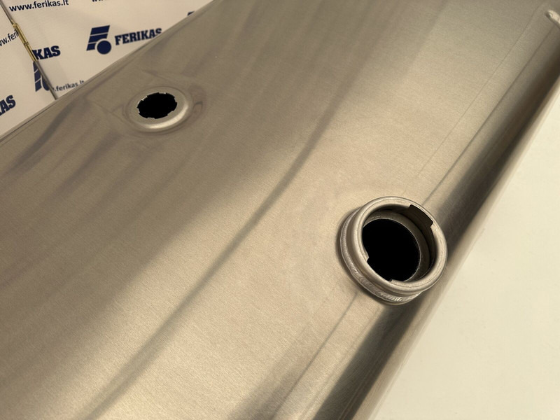 MAN New aluminum fuel tank 600L - Паливний бак в категорії Вантажівки: фото 4 MAN New aluminum fuel tank 600L - Паливний бак в категорії Вантажівки: фото 4