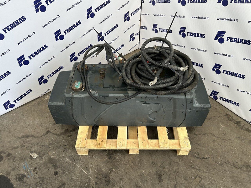 MAN rear mounting battery box - Аккумулятор в категорії Вантажівки: фото 1 MAN rear mounting battery box - Аккумулятор в категорії Вантажівки: фото 1